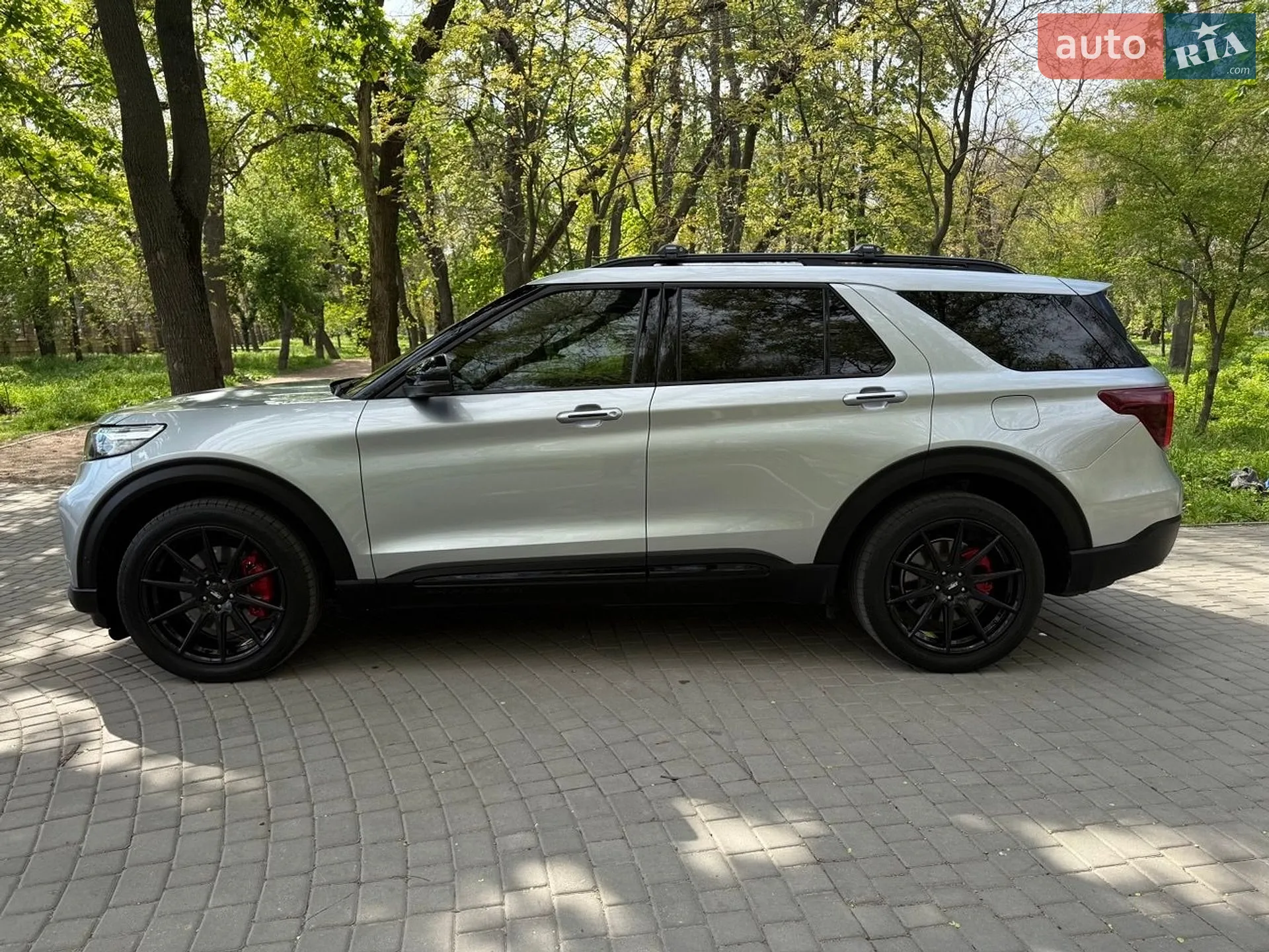 2020 Ford Explorer - мініатюра 3