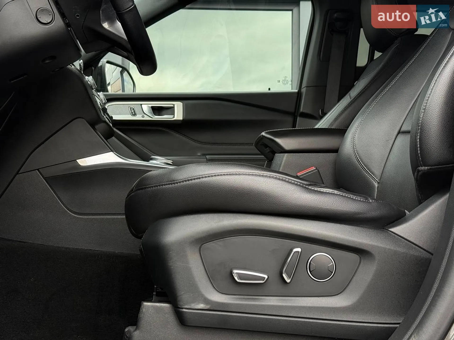 2019 Ford Explorer - мініатюра 24