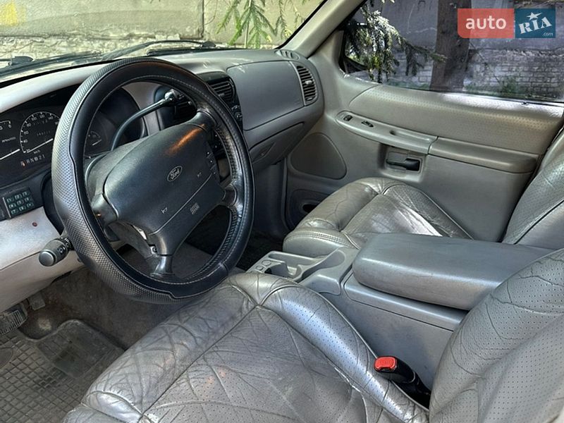Внедорожник / Кроссовер Ford Explorer 1998 в Харькове