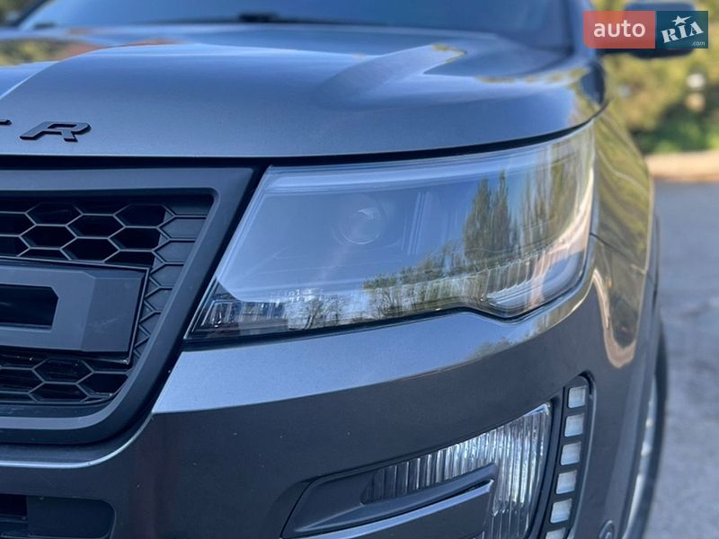 Внедорожник / Кроссовер Ford Explorer 2017 в Соленом