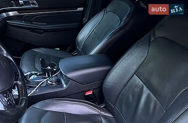 Внедорожник / Кроссовер Ford Explorer 2017 в Соленом