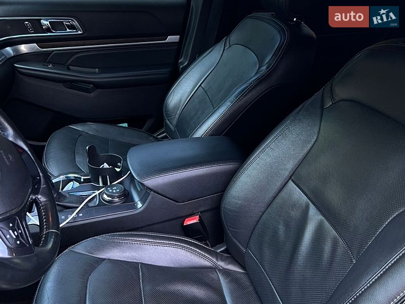 Внедорожник / Кроссовер Ford Explorer 2017 в Соленом