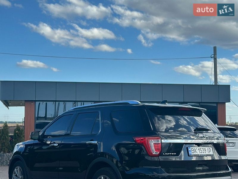 Позашляховик / Кросовер Ford Explorer 2017 в Рівному