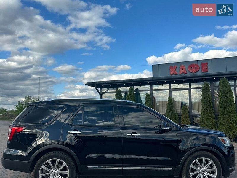 Позашляховик / Кросовер Ford Explorer 2017 в Рівному