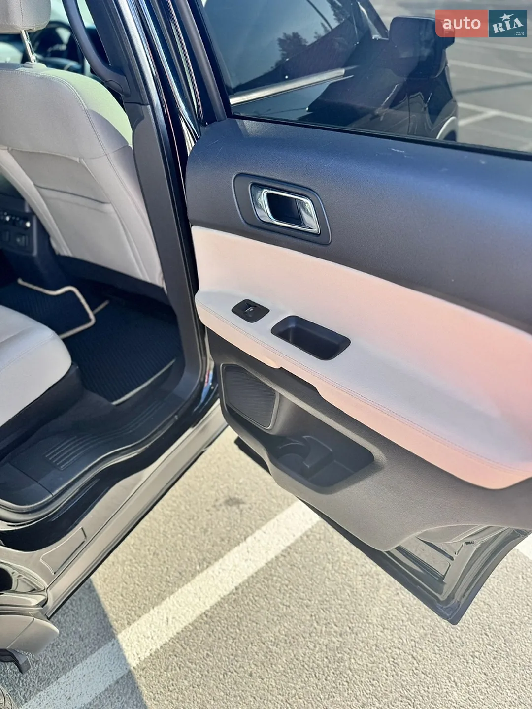 2017 Ford Explorer - мініатюра 8