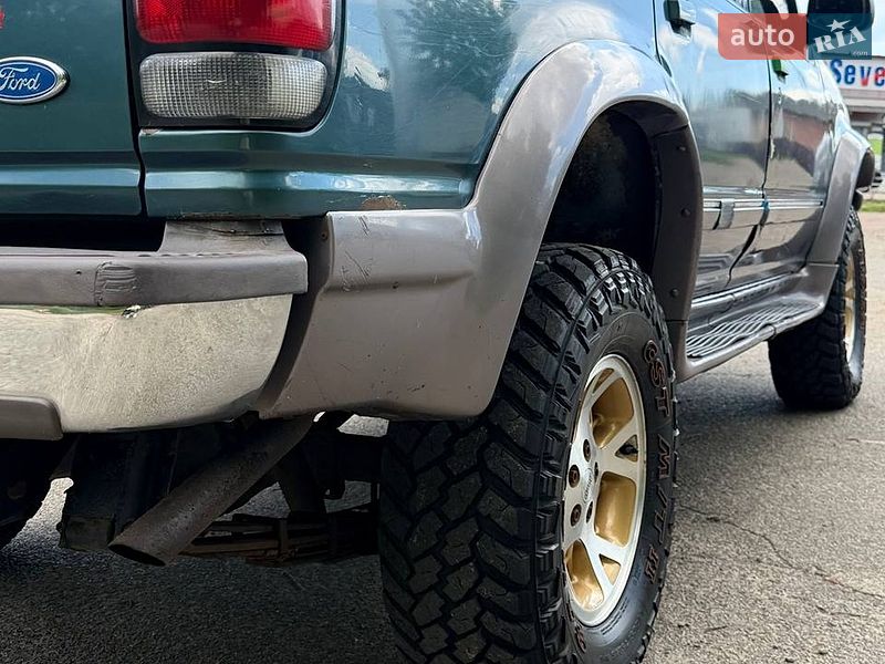 Внедорожник / Кроссовер Ford Explorer 1995 в Чернигове