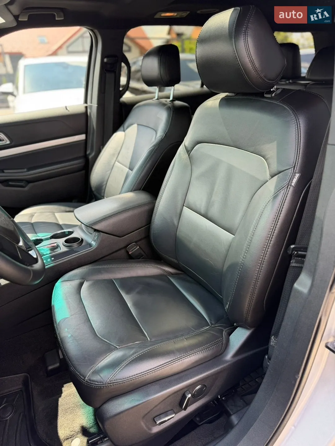 2016 Ford Explorer - мініатюра 17