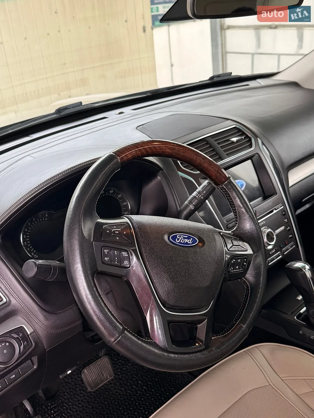 2016 Ford Explorer - мініатюра 7