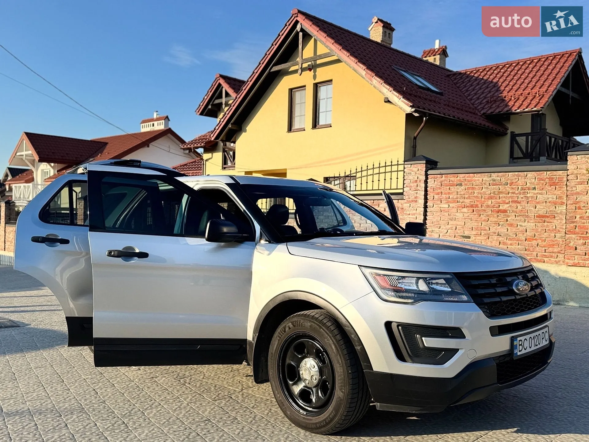 2017 Ford Explorer - мініатюра 2