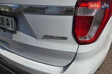 Позашляховик / Кросовер Ford Explorer 2016 в Києві