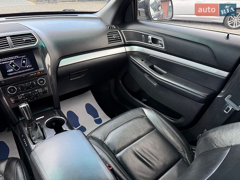 Внедорожник / Кроссовер Ford Explorer 2016 в Стрые
