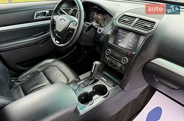 Позашляховик / Кросовер Ford Explorer 2016 в Стрию