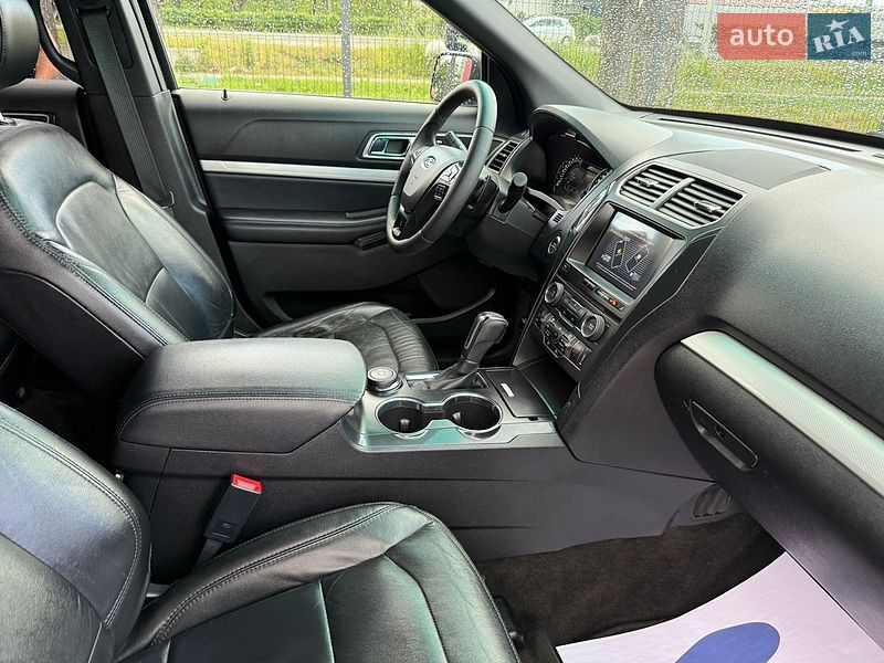 Позашляховик / Кросовер Ford Explorer 2016 в Стрию