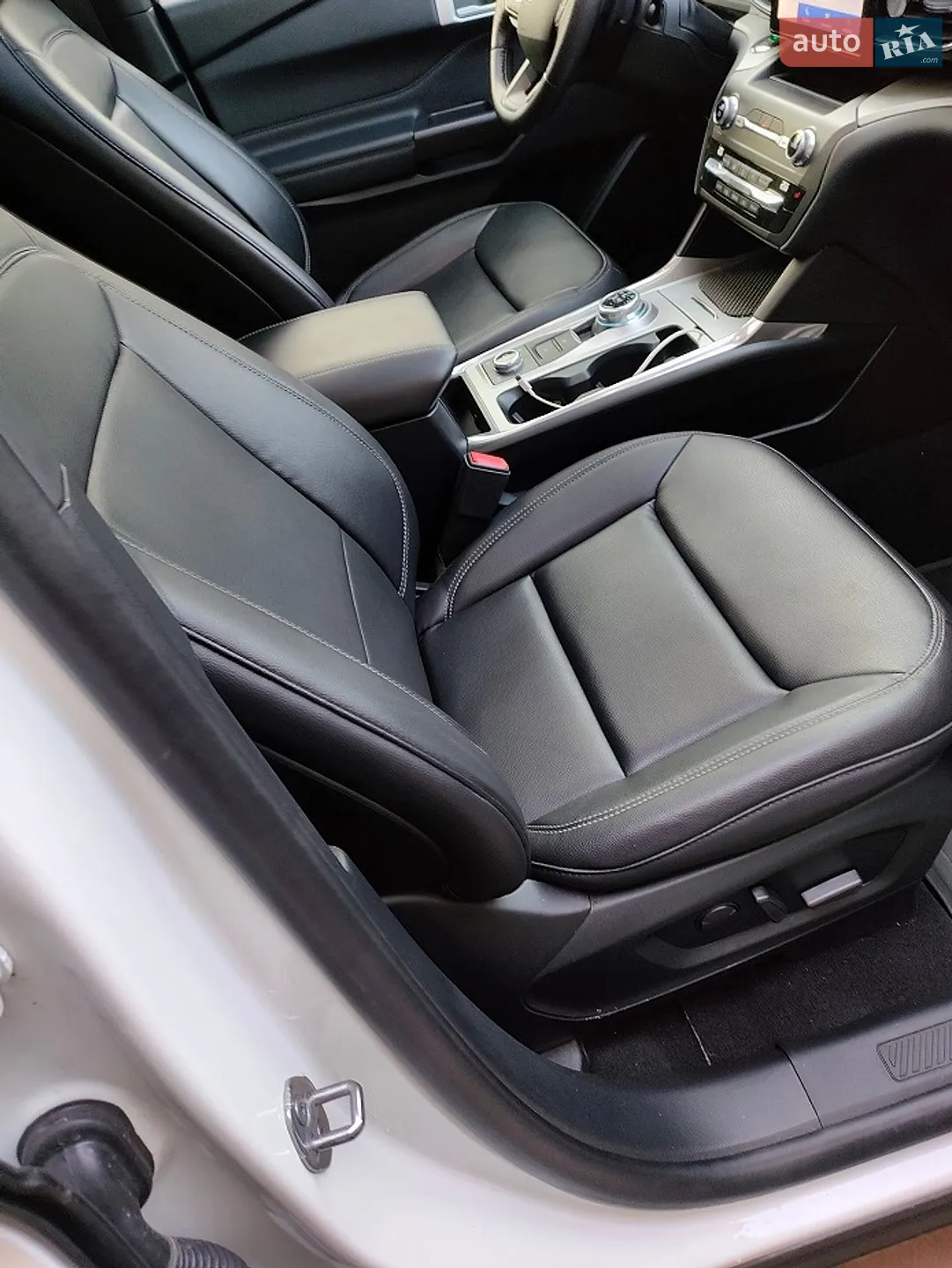 2020 Ford Explorer - мініатюра 23