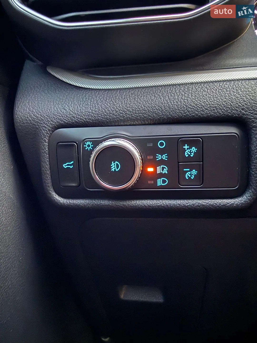 2020 Ford Explorer - мініатюра 27