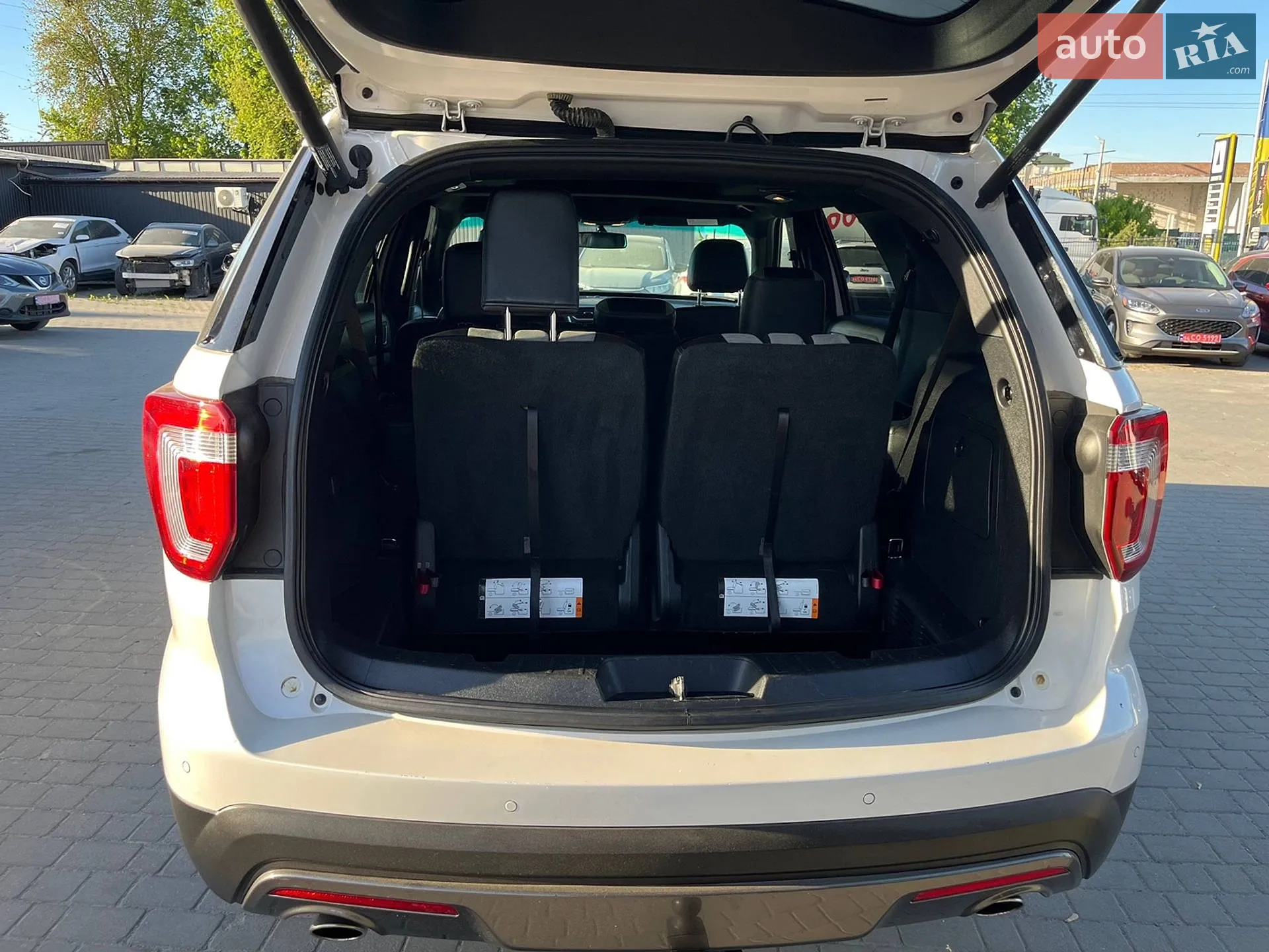 2016 Ford Explorer - мініатюра 16