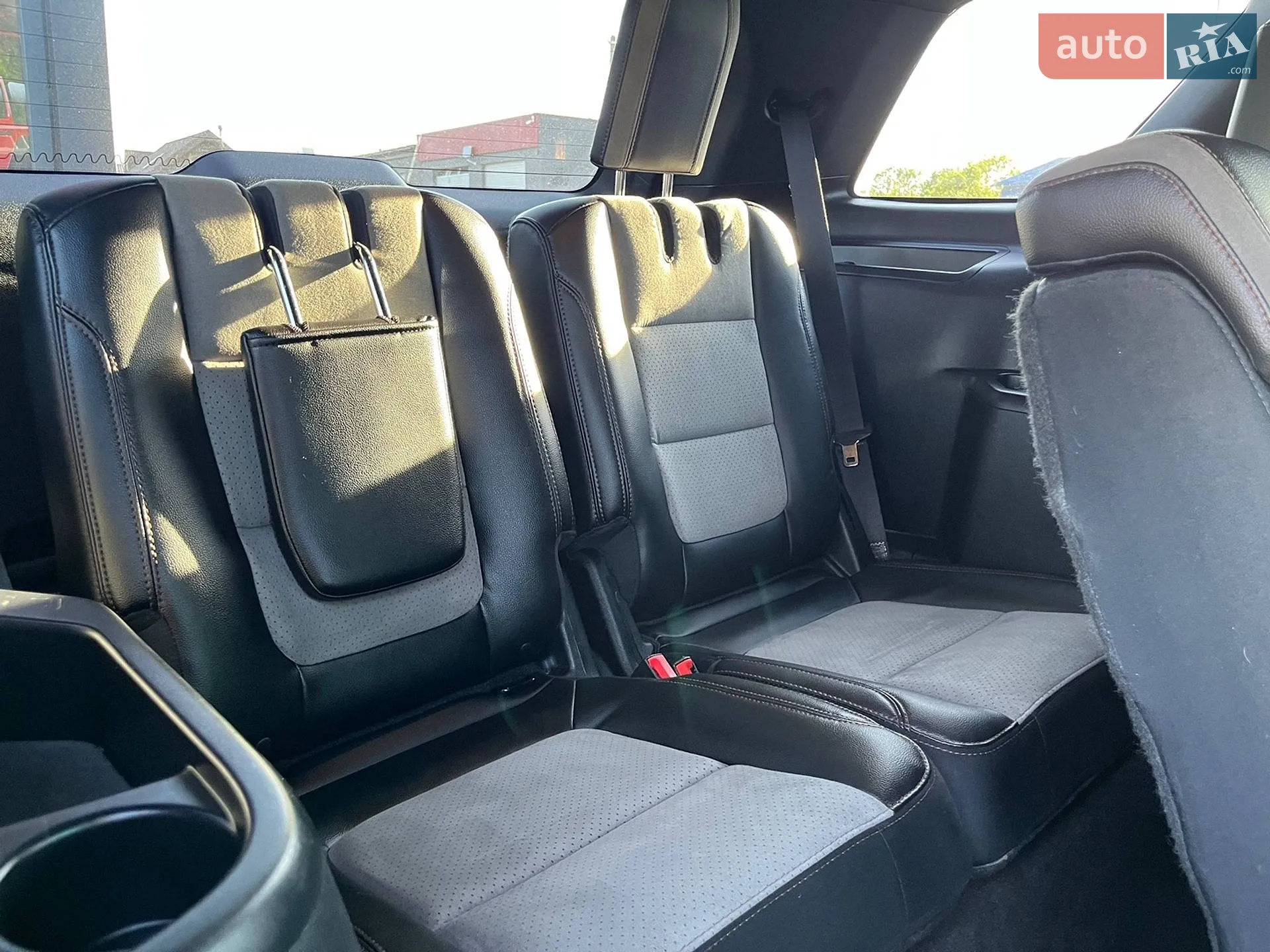 2016 Ford Explorer - мініатюра 19