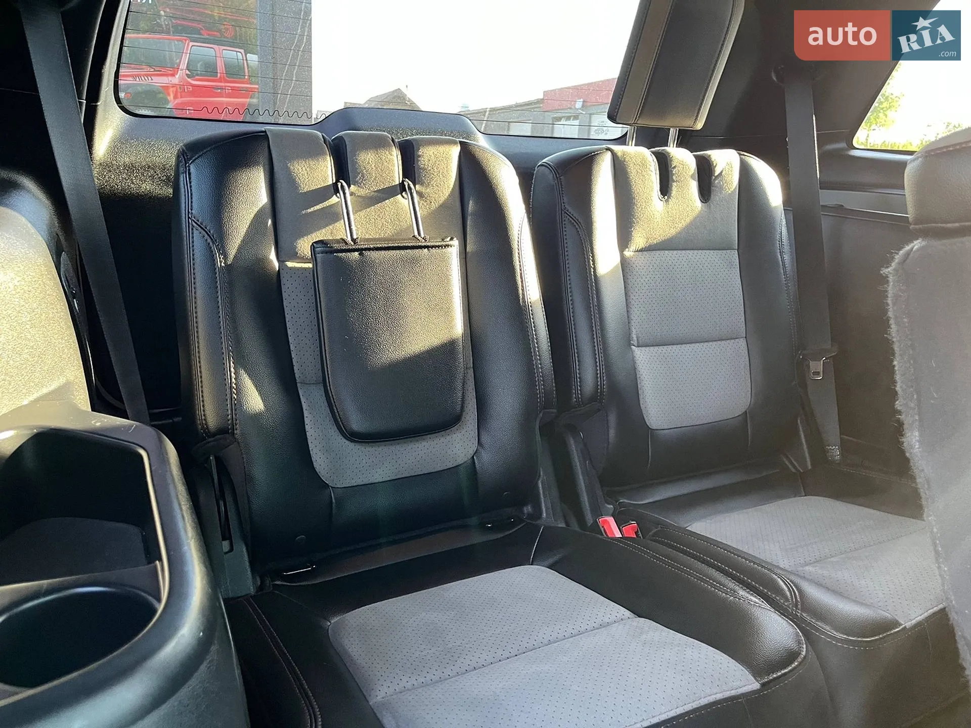 2016 Ford Explorer - мініатюра 21