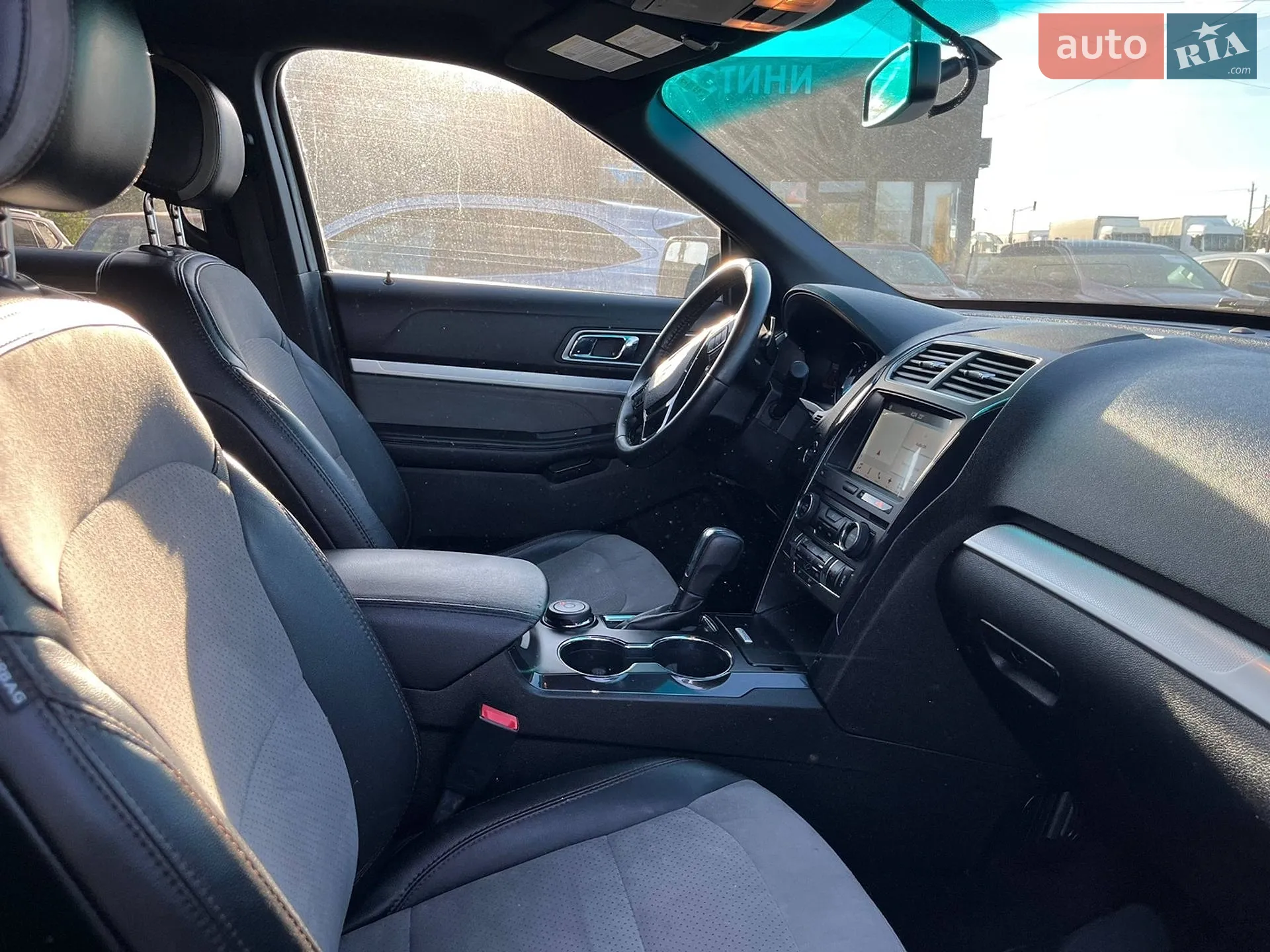 2016 Ford Explorer - мініатюра 26
