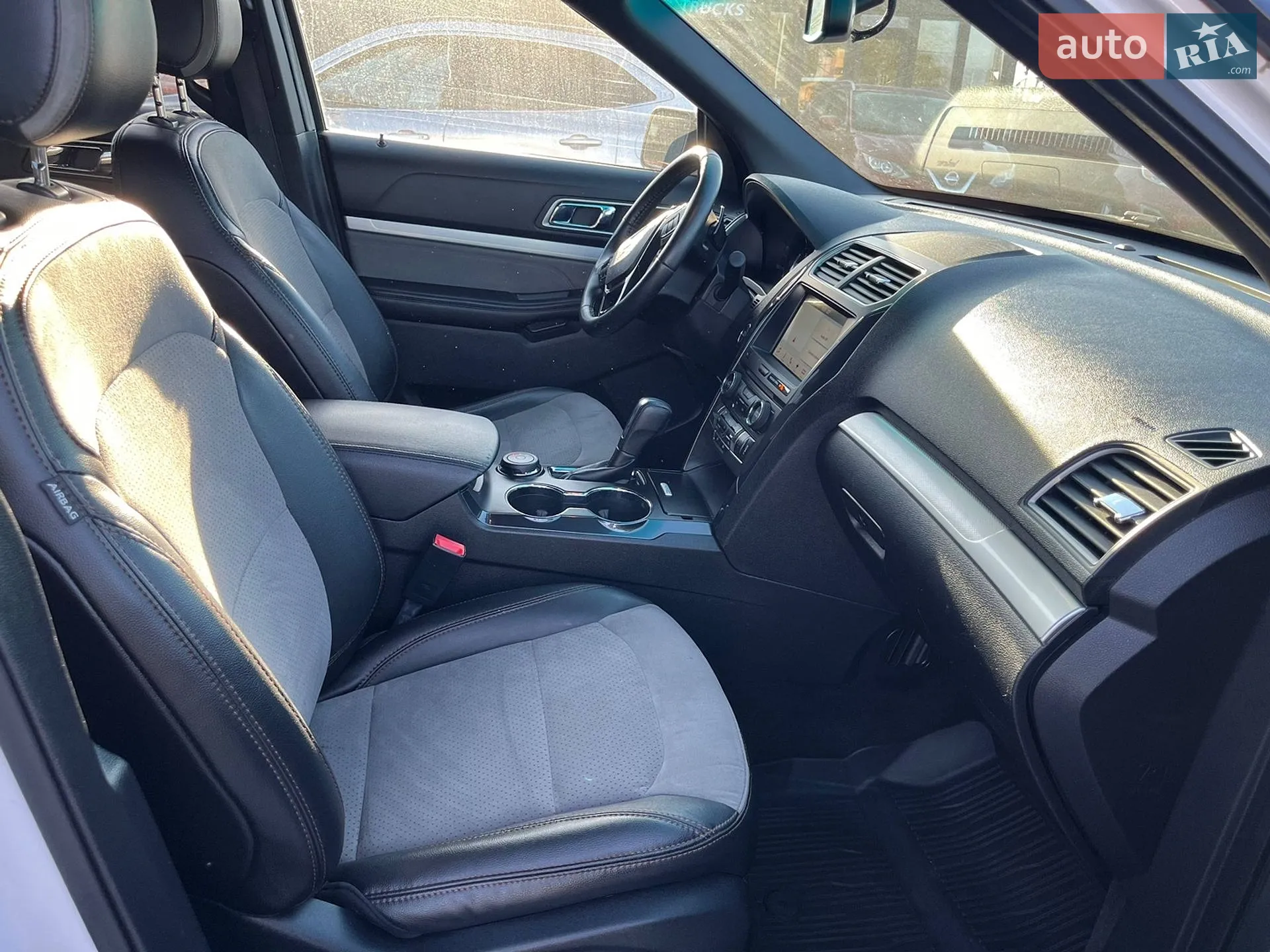 2016 Ford Explorer - мініатюра 30