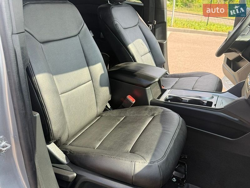 Внедорожник / Кроссовер Ford Explorer 2019 в Ровно