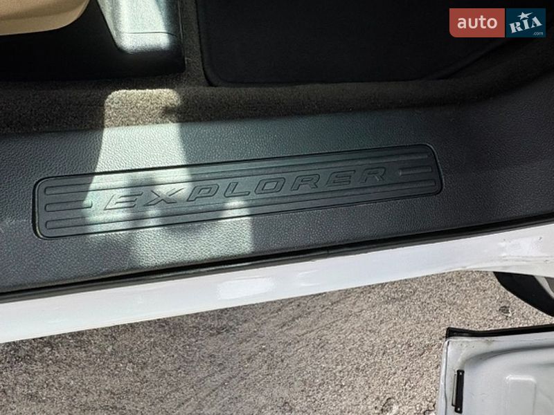 Внедорожник / Кроссовер Ford Explorer 2016 в Вышгороде