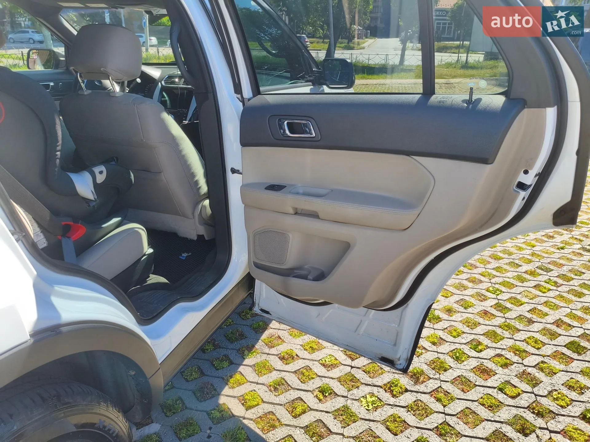2015 Ford Explorer - мініатюра 25