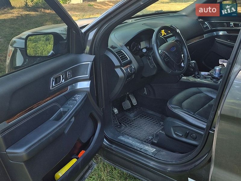 Внедорожник / Кроссовер Ford Explorer 2018 в Чечельнике