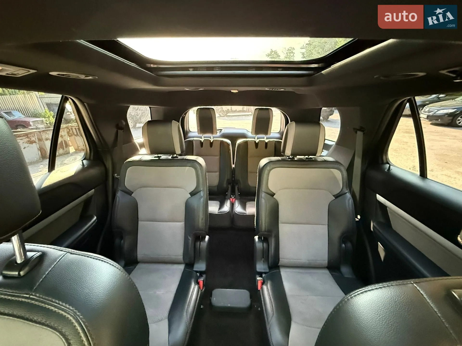 2017 Ford Explorer - мініатюра 9