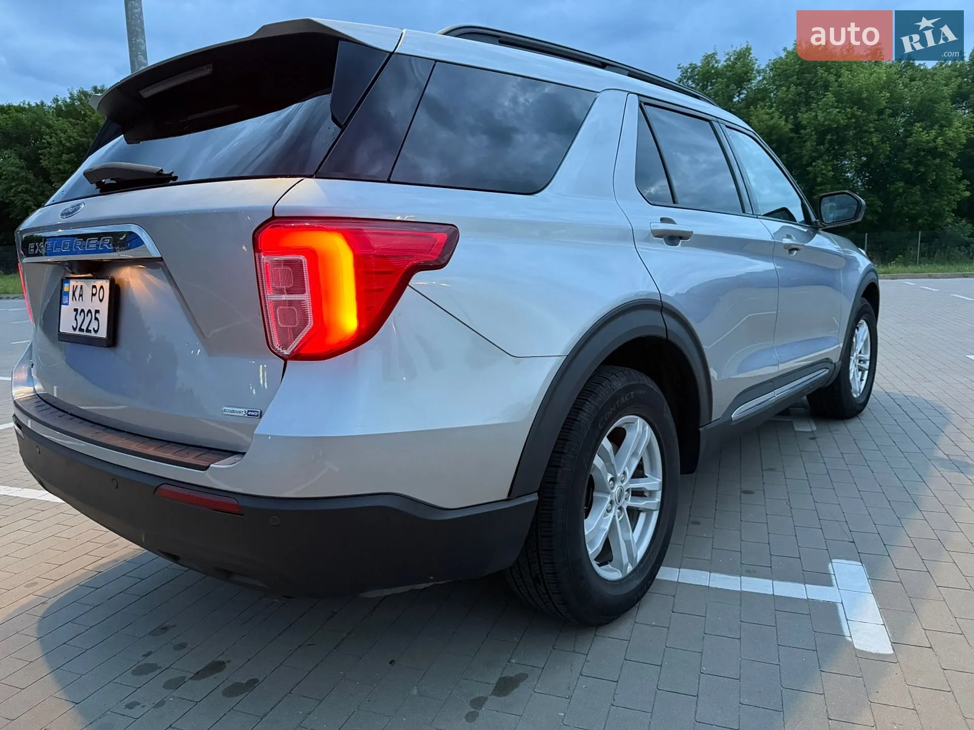 2020 Ford Explorer - мініатюра 3