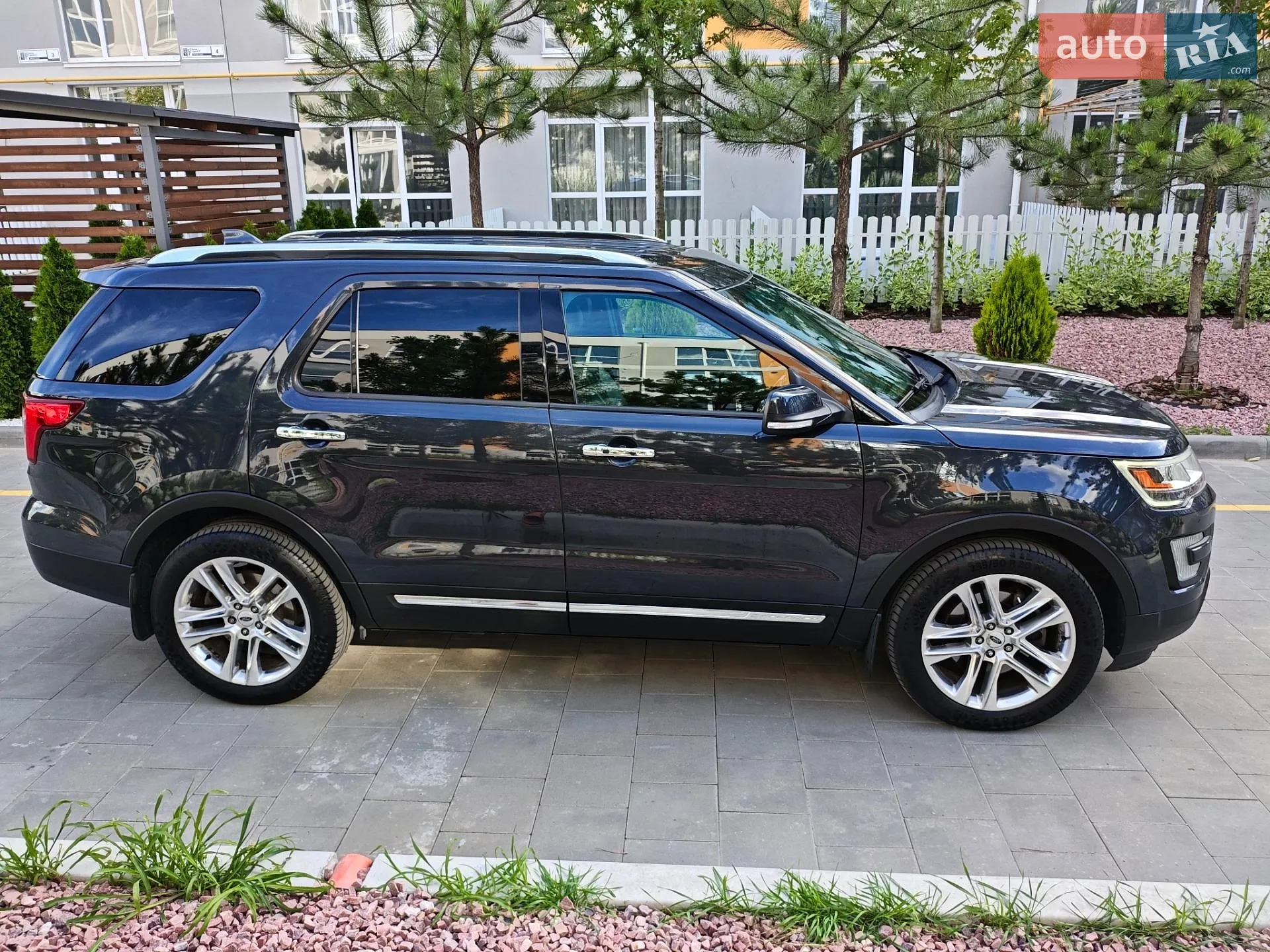 2017 Ford Explorer - мініатюра 5