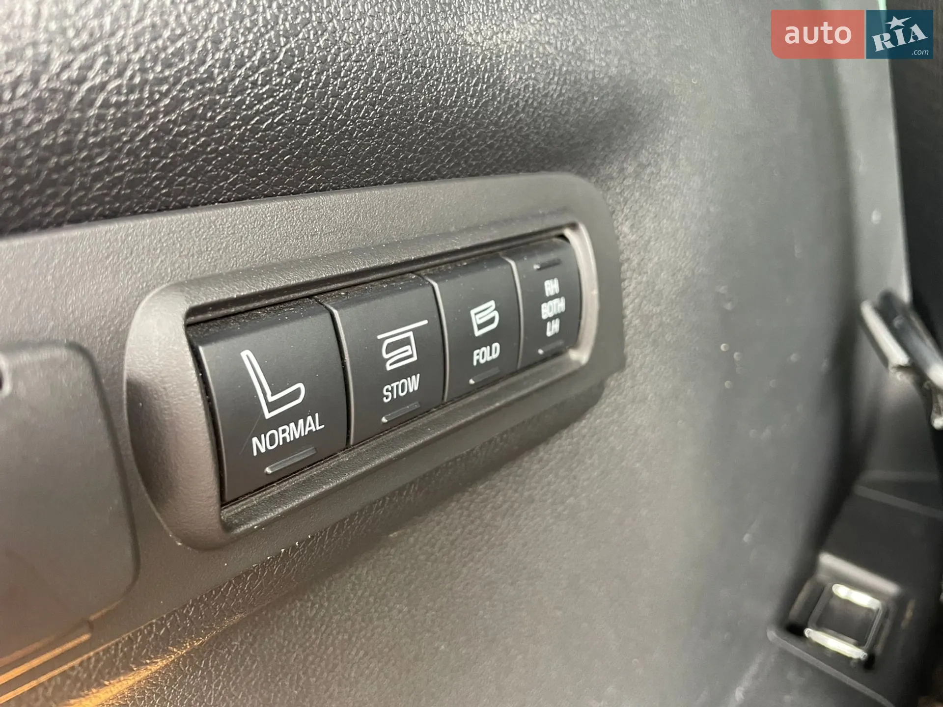 2016 Ford Explorer - мініатюра 16
