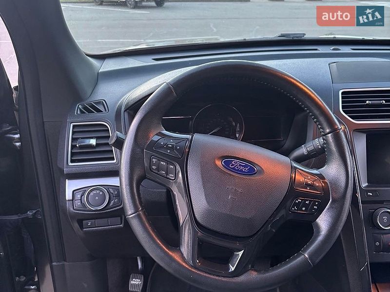 Позашляховик / Кросовер Ford Explorer 2017 в Дніпрі