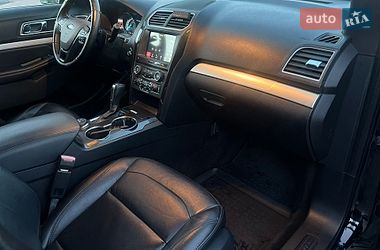 Внедорожник / Кроссовер Ford Explorer 2016 в Житомире