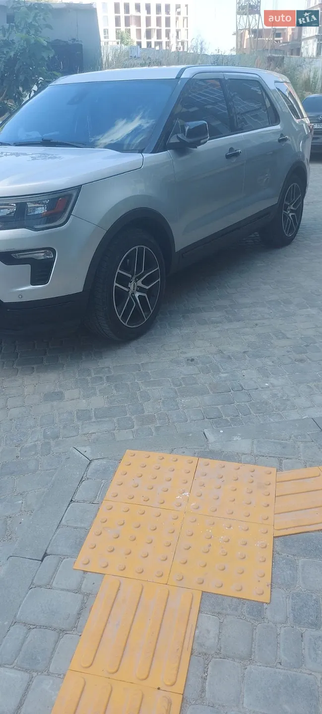 2019 Ford Explorer - мініатюра 2