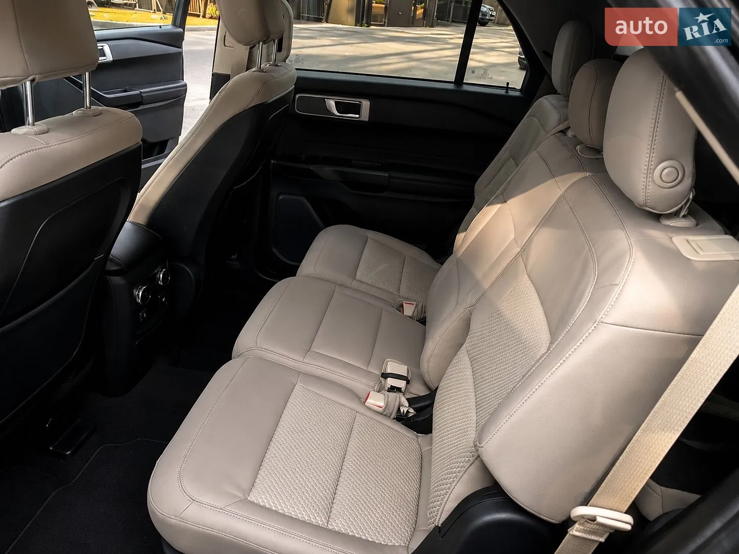 2019 Ford Explorer - мініатюра 18