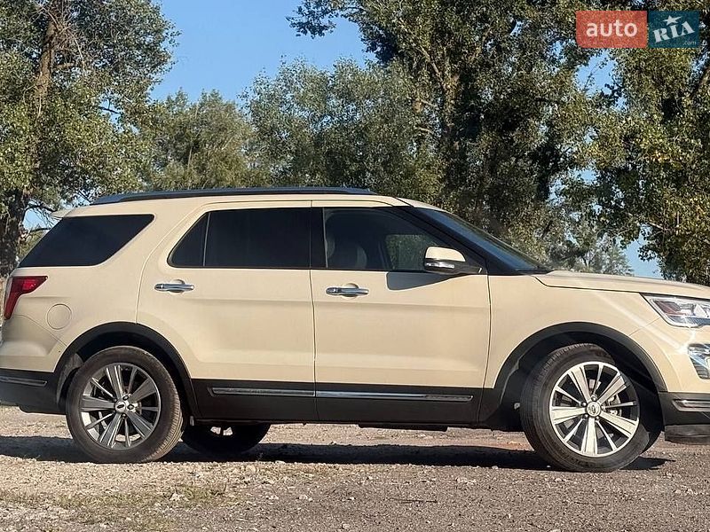 Позашляховик / Кросовер Ford Explorer 2018 в Києві
