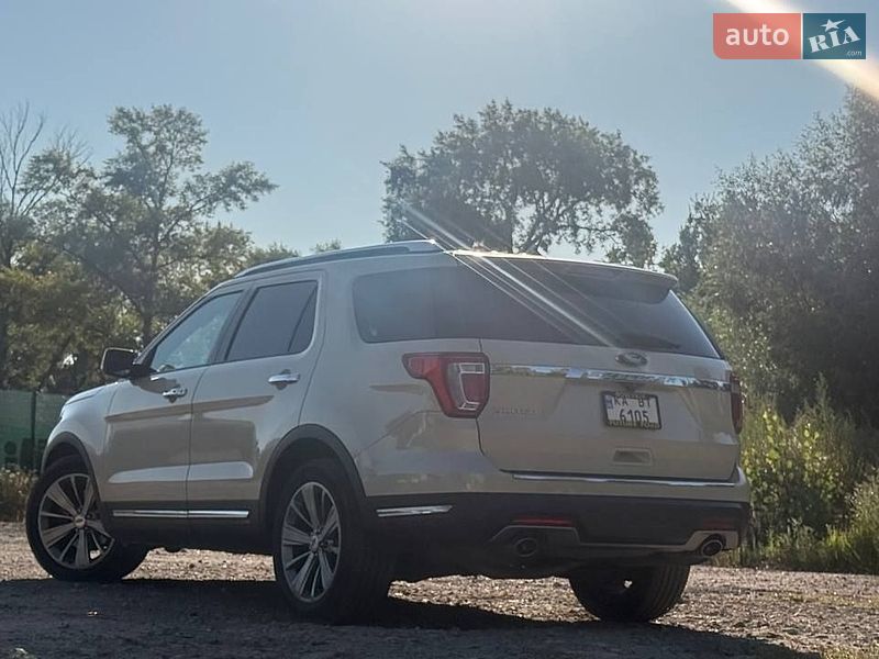 Позашляховик / Кросовер Ford Explorer 2018 в Києві