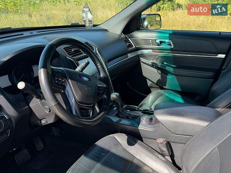 Позашляховик / Кросовер Ford Explorer 2015 в Києві