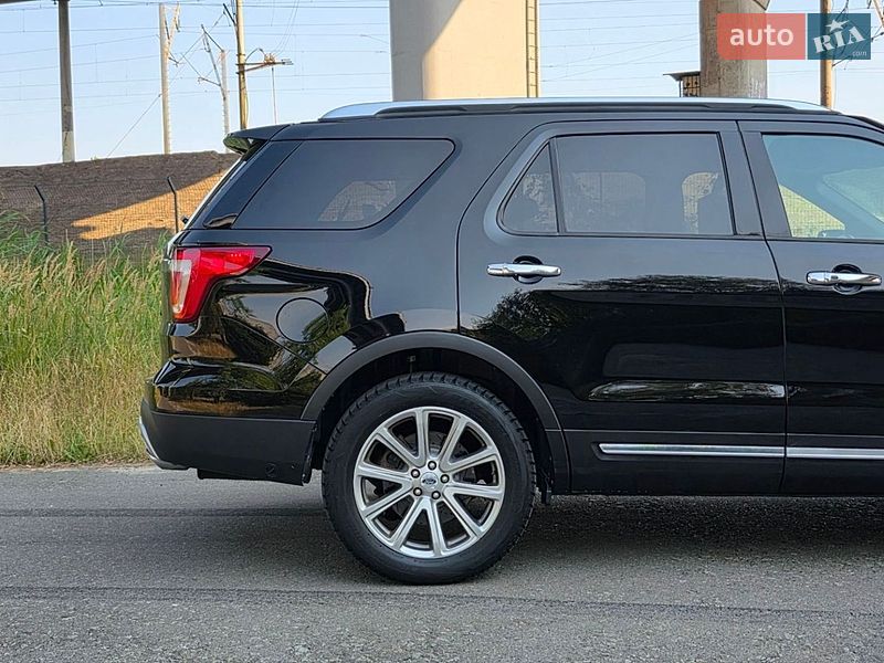 Позашляховик / Кросовер Ford Explorer 2017 в Києві
