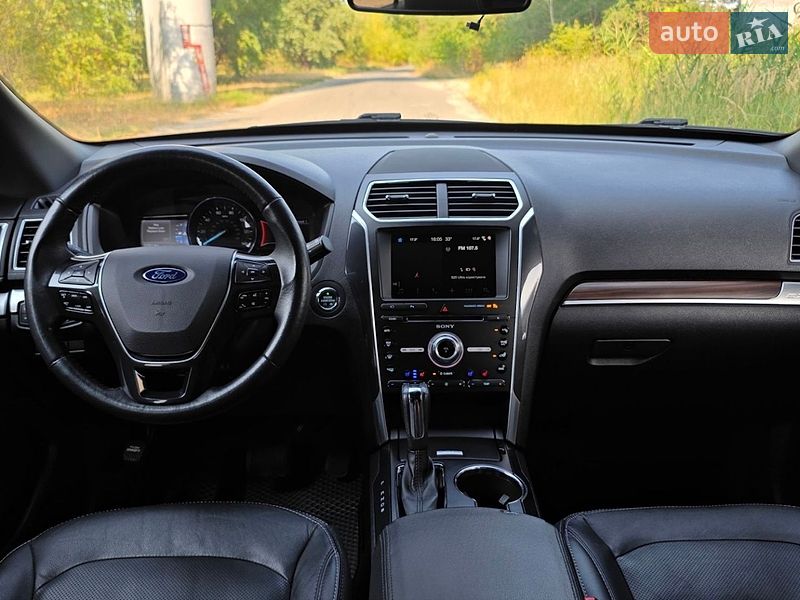 Позашляховик / Кросовер Ford Explorer 2017 в Києві