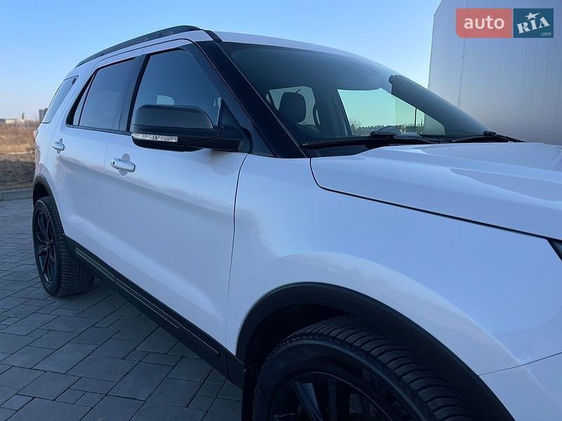 Позашляховик / Кросовер Ford Explorer 2018 в Рівному
