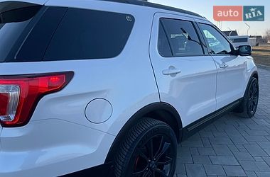 Позашляховик / Кросовер Ford Explorer 2018 в Рівному