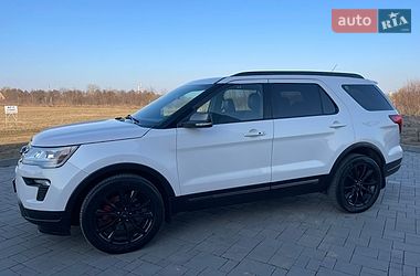 Позашляховик / Кросовер Ford Explorer 2018 в Рівному