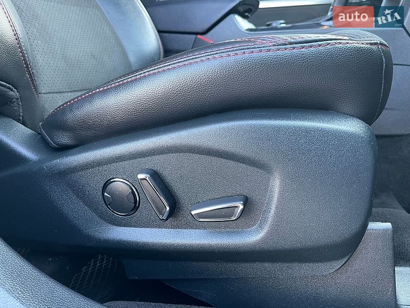 Позашляховик / Кросовер Ford Explorer 2018 в Рівному