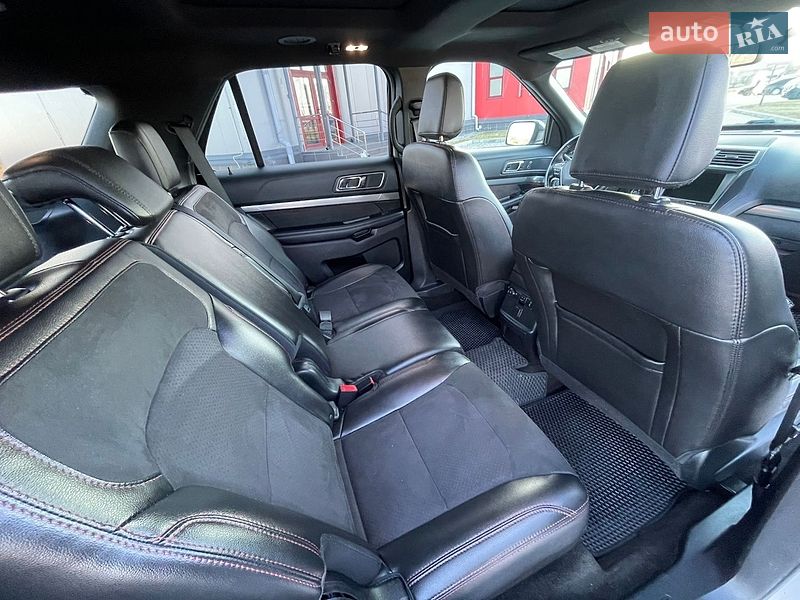 Позашляховик / Кросовер Ford Explorer 2018 в Рівному