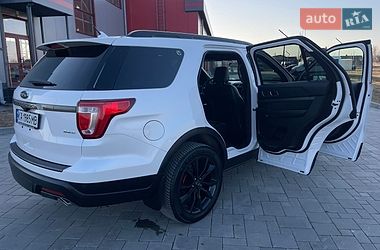 Позашляховик / Кросовер Ford Explorer 2018 в Рівному