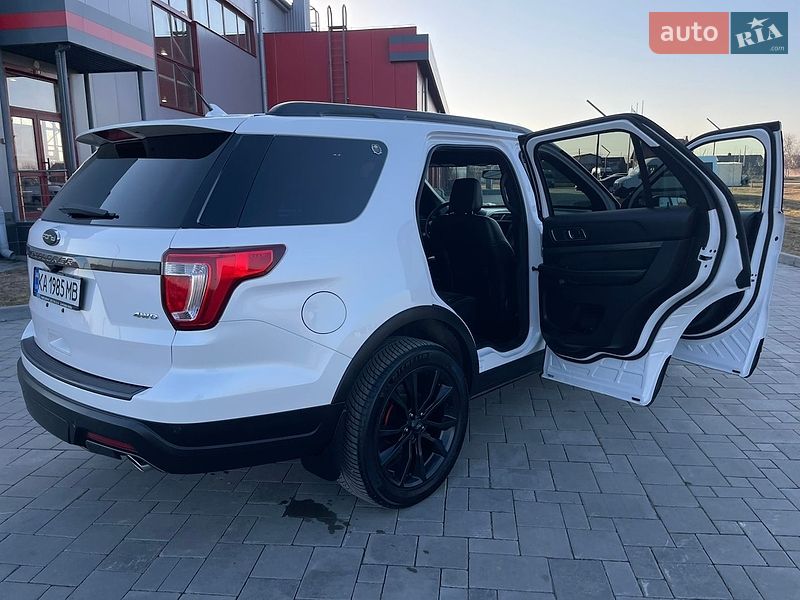 Позашляховик / Кросовер Ford Explorer 2018 в Рівному