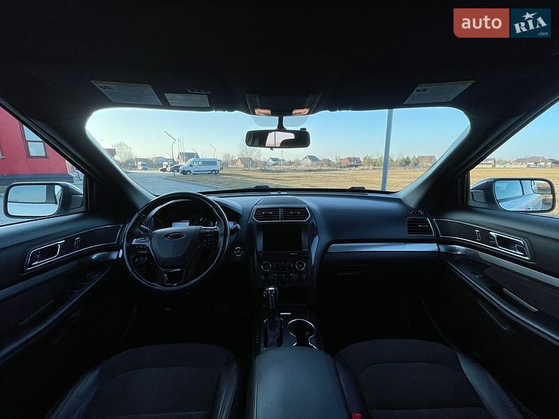 Позашляховик / Кросовер Ford Explorer 2018 в Рівному