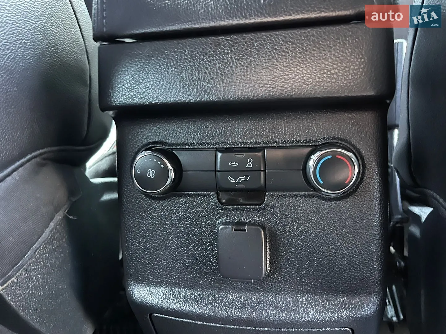 2018 Ford Explorer - мініатюра 105